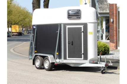 Blyss amigo l - remorca destinata transportului de cabaline 2000 kg  in 2 axe cu sarcina utila de 1070 kg
 si dimensiuni utile de 340x174x230cm