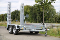 Blyss B27300/150 remorca transport utilaje  franata 2700 kg  in 2 axe cu sarcina utila de 2075 kg
 si dimensiuni utile de 305x155x20cm