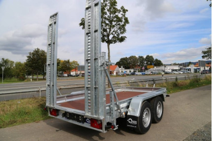 Blyss b30350/180 - remorca transport utilaje 3000 kg
in 2 axe cu sarcina utila de 2200 kg
si dimensiuni utile de 350x180x20cm