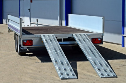 Blyss vector 310 rampe - remorca pentru marfa 2700 kg
  in 2 axe cu sarcina utila de 2165 kg
 si dimensiuni utile de 310x160x40cm