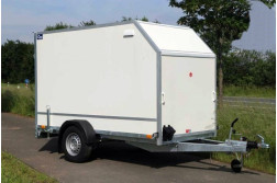 Blyss F1330HD AERO RAMPA remorca carosata  franata 1300 kg
  monoax cu sarcina utila de 660 kg
 si dimensiuni utile de 305x146x180cm