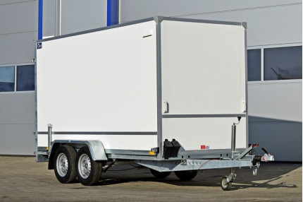 Blyss f2736htd - remorca carosata 2700 kg
in 2 axe cu sarcina utila de 1850 kg
si dimensiuni utile de 358x146x180cm
