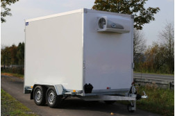 Blyss FK2030HT remorca frigorifica franata 2000 kg
in 2 axe cu sarcina utila de 1220 kg
si dimensiuni utile de 296x165x200cm Blyss FK2030HT remorca frigorifica franata 2000 kg
in 2 axe cu sarcina utila de 1220 kg
si dimensiuni utile de 296x165x200cm