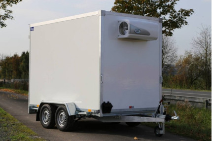 Blyss fk2030ht - remorca frigorifica 2000 kg
  in 2 axe cu sarcina utila de 1220 kg
 si dimensiuni utile de 296x165x200cm
