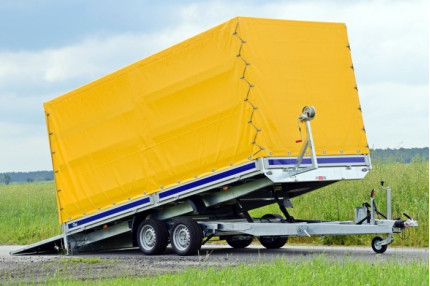 Blyss lenka trapa - remorca transport 3000 kg
  in 2 axe cu sarcina utila de 1100 kg
 si dimensiuni utile de 450x200x200cm