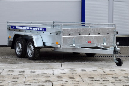 Blyss majster 7530t - remorca usoara 750 kg
in 2 axe cu sarcina utila de 440 kg
si dimensiuni utile de 300x150x45cm