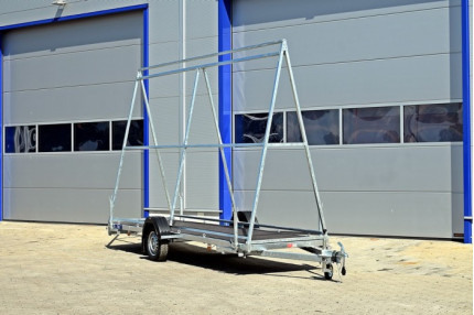 Blyss w755012 - remorca publicitara 750 kg
monoax cu sarcina utila de 375 kg
si dimensiuni utile de 500x124cm